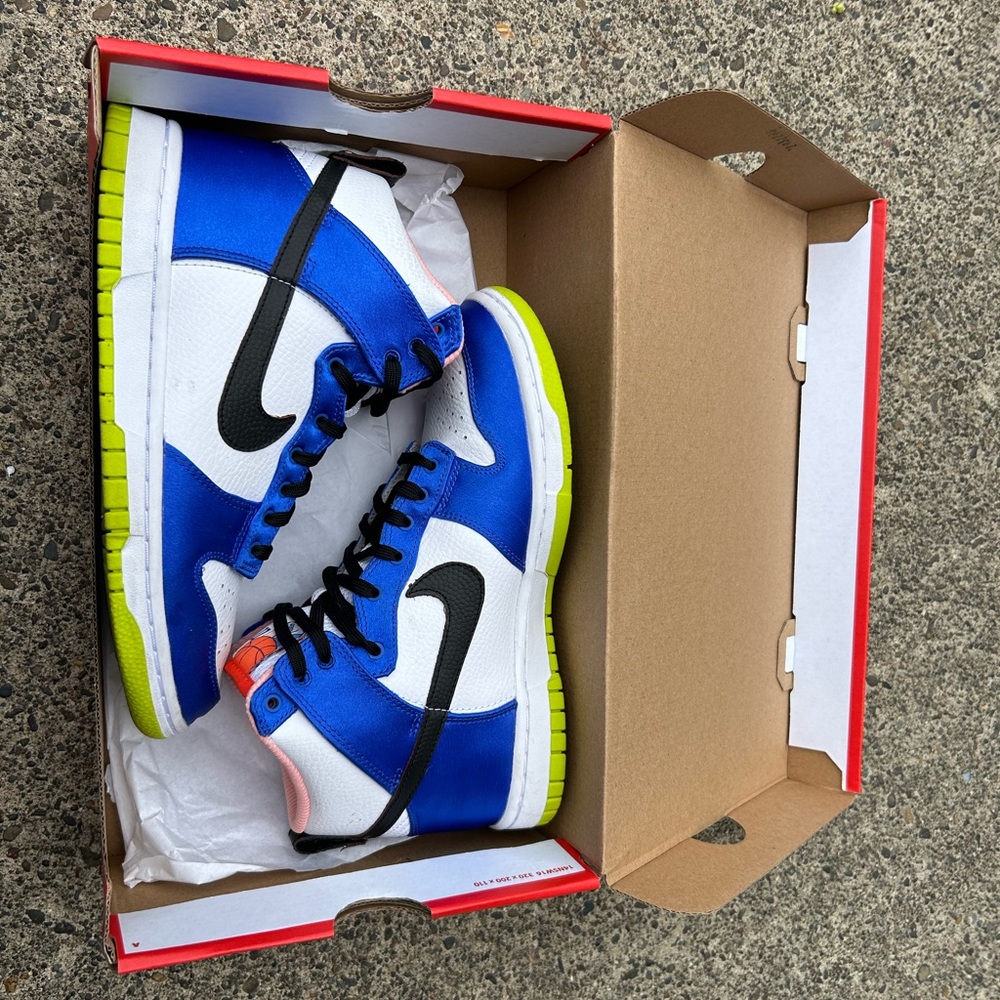 Nike Dunk High Women’s 6.5 w/ box